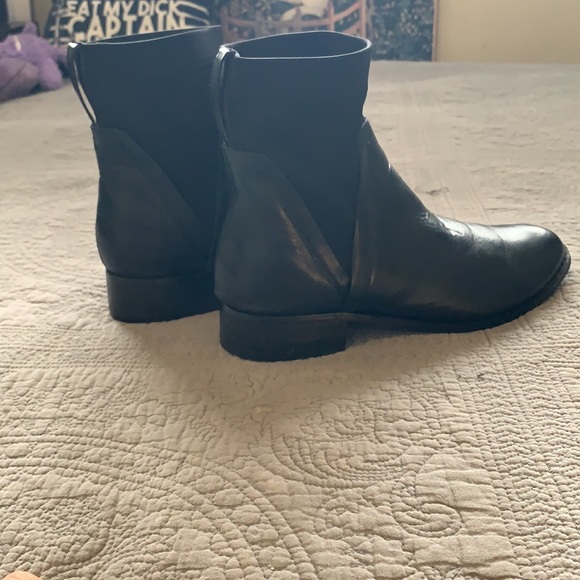 matt & nat black vegan Chelsea Boot - Picture 5 of 6